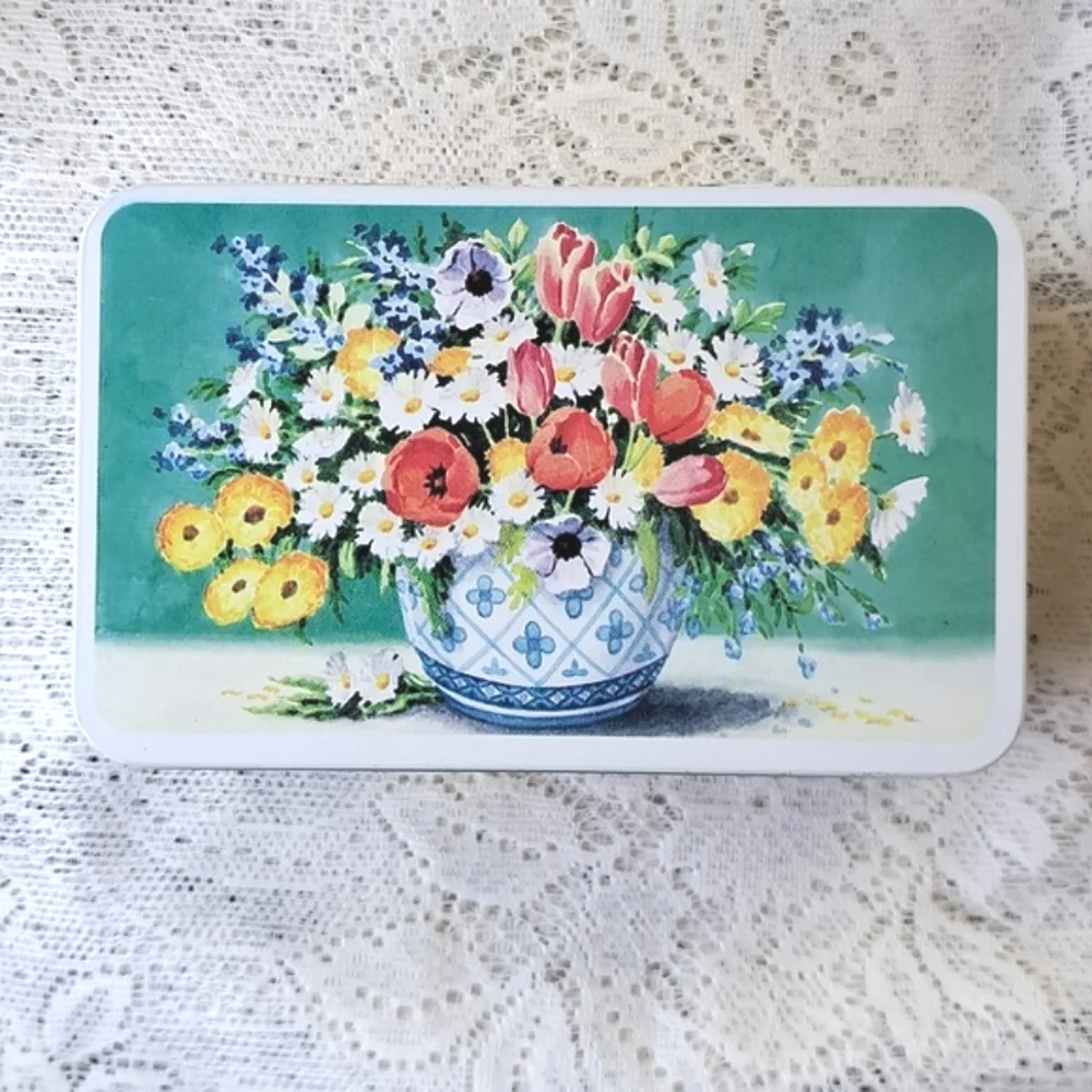 Small Vintage Tin Metal Hinged Storage Box Floral Bouquet Made in England